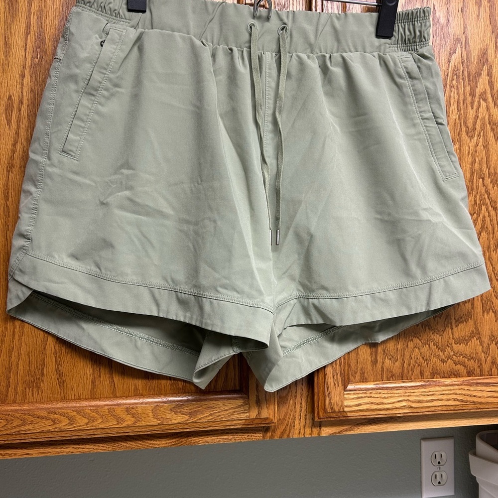 CALIA by Carrie Underwood Green Athletic Shorts